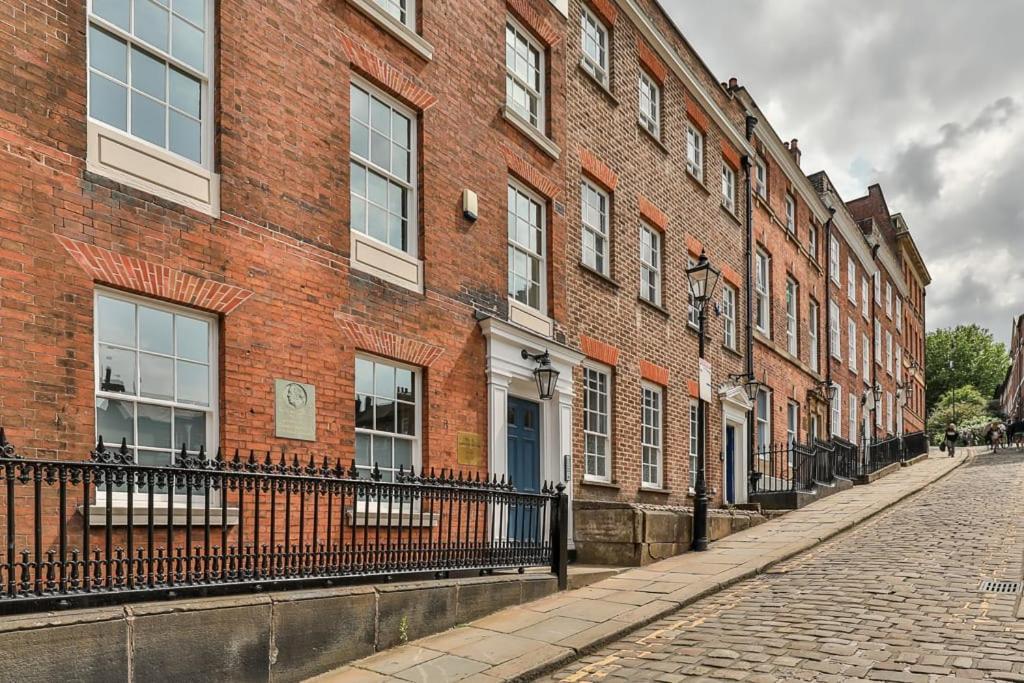 Paradise Square - Remodelled 18Th Century Apartme シェフィールド エクステリア 写真